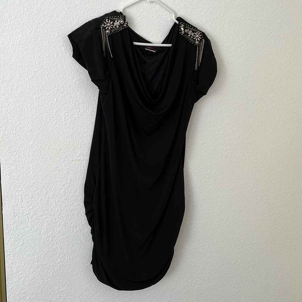 Black dress with detail on shoulders